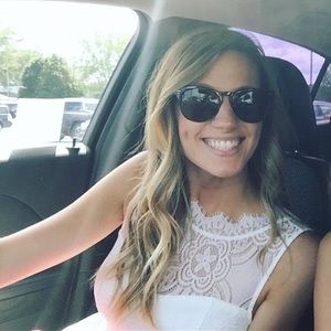 Meet your Posher, Kayla